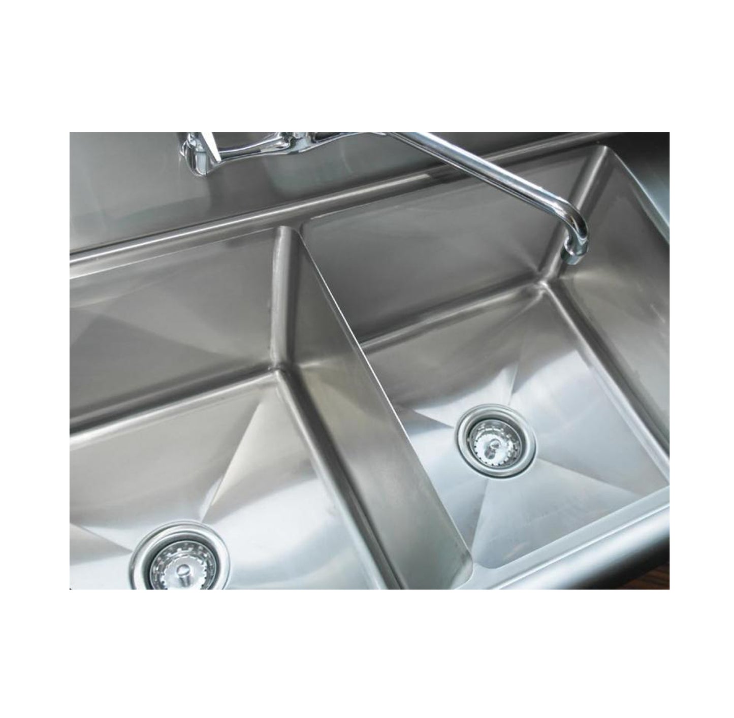 Omcan 43792, 24″ x 24″ x 14″ Two Tub Sink with 3.5″ Center Drain and Right Drain Board